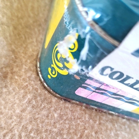 Crayola Collector Colors Tin Box Crayons Never Opened Circa 1991 - Picture 11 of 12